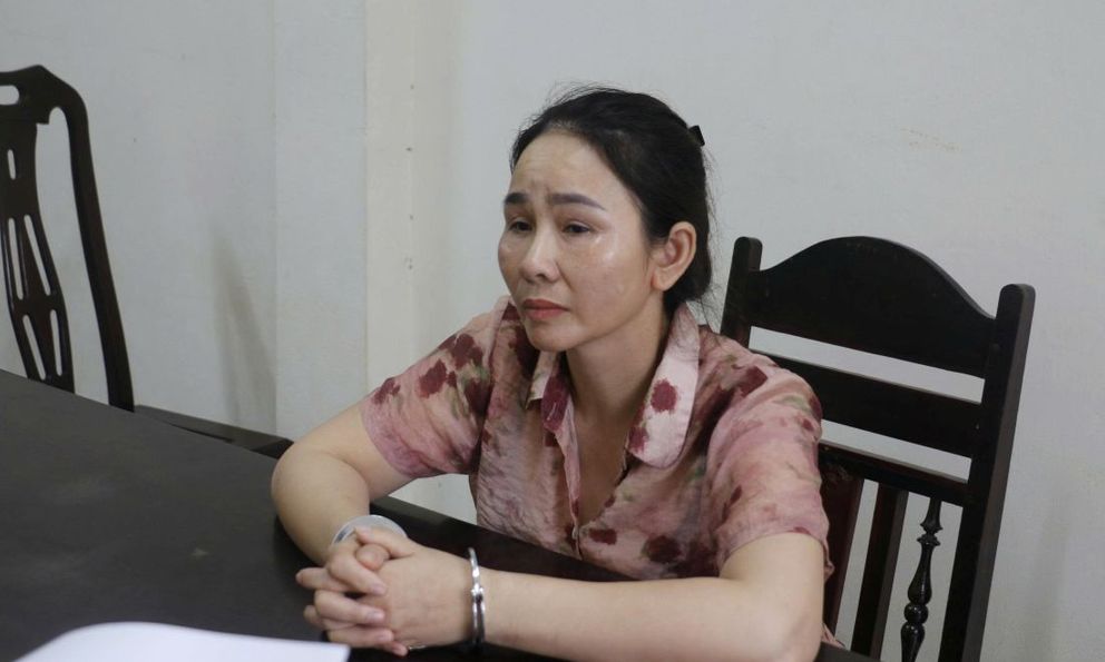 Bắt tạm giam chủ buôn hải sản Phạm Thị Hương SN 1982