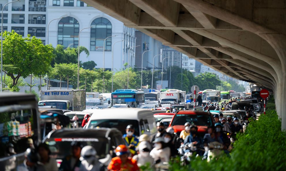 5 ngày nghỉ lễ bắt đầu từ mai: Đường phố Hà Nội và TPHCM lúc này!