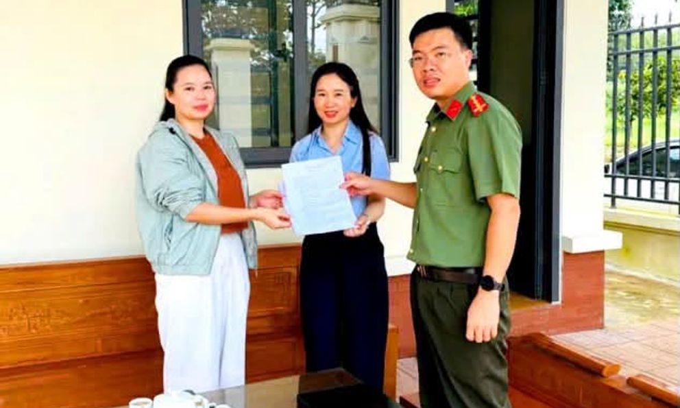 Công an xác minh giao dịch chuyển 40.002.000 đồng vào tài khoản Văn phòng công chứng: Chị Đặng Thị Nhung được mời lên làm việc sau gần 10 tháng