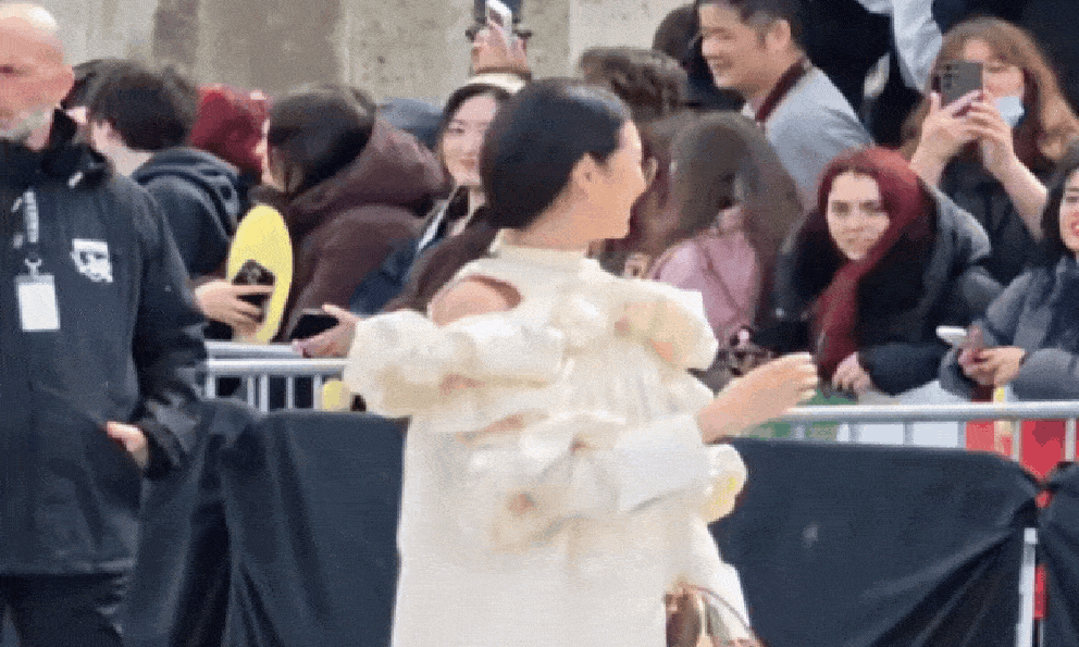 Mỹ nhân là ngoại lệ của Hàn Quốc: Vừa debut đã có 14 triệu fan, lập kỷ lục Song Hye Kyo chưa từng làm được