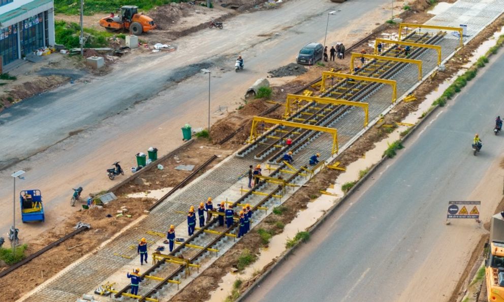2.850 thanh ray đang được tăng tốc lắp đặt trên tuyến LRT đầu tiên tại Việt Nam ở Phú Quốc 
