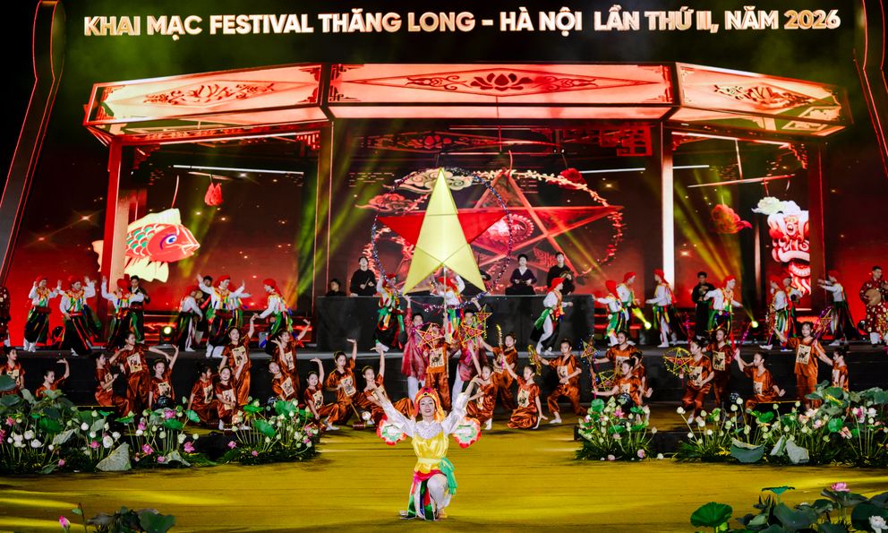 Đêm nghệ thuật đánh thức ký ức Thăng Long: Khi ca trù gặp âm nhạc đương đại, hát bội nối nhịp cùng nghệ thuật quốc tế