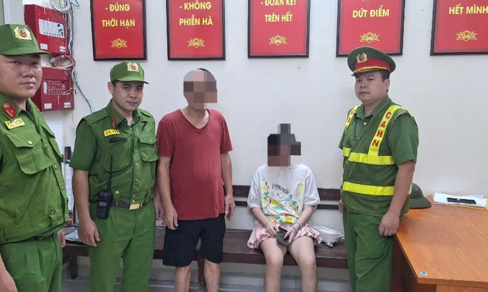 Phát hiện người phụ nữ có biểu hiện bất thường trên đường Thanh Niên lúc 0h15, Công an lập tức tiếp cận, đưa về trụ sở