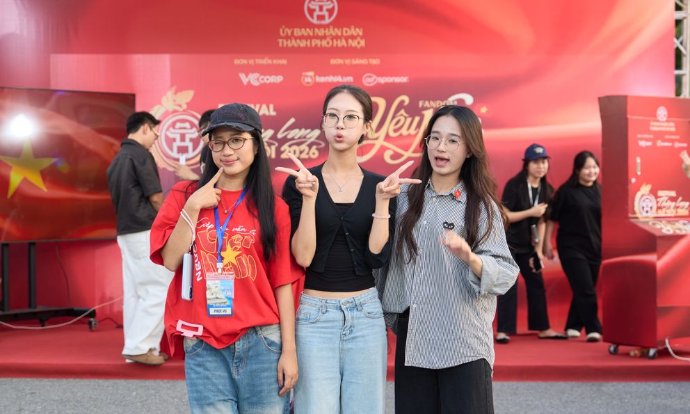 Ngay lúc này tại Văn Miếu - Quốc Tử Giám: Check-in là có quà!