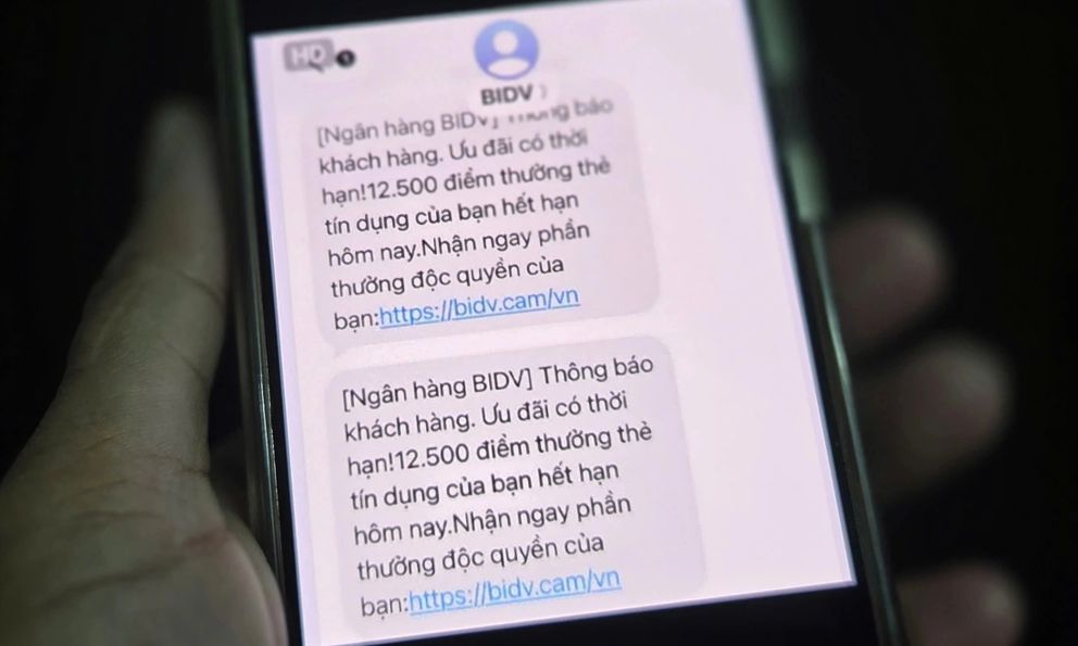 Công an phát thông báo đến tất cả những người nhận được tin nhắn SMS gửi từ ngân hàng với nội dung sau