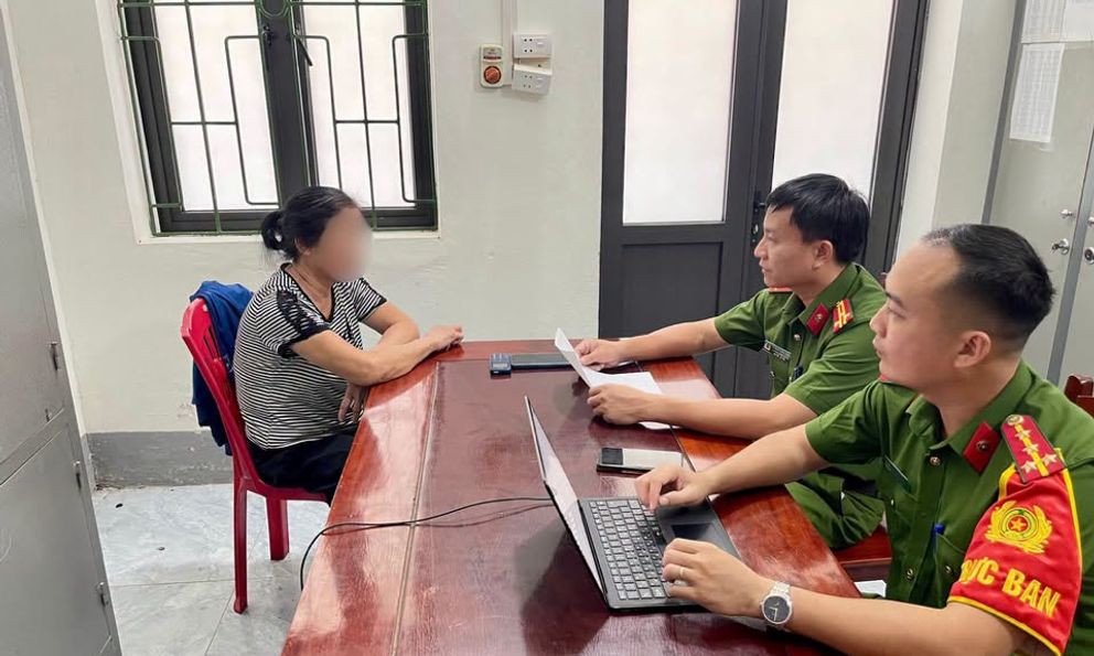 Người phụ nữ tất toán hơn 1 tỷ đồng tiền tiết kiệm ở ngân hàng, nhân viên Agribank lập tức trình báo công an