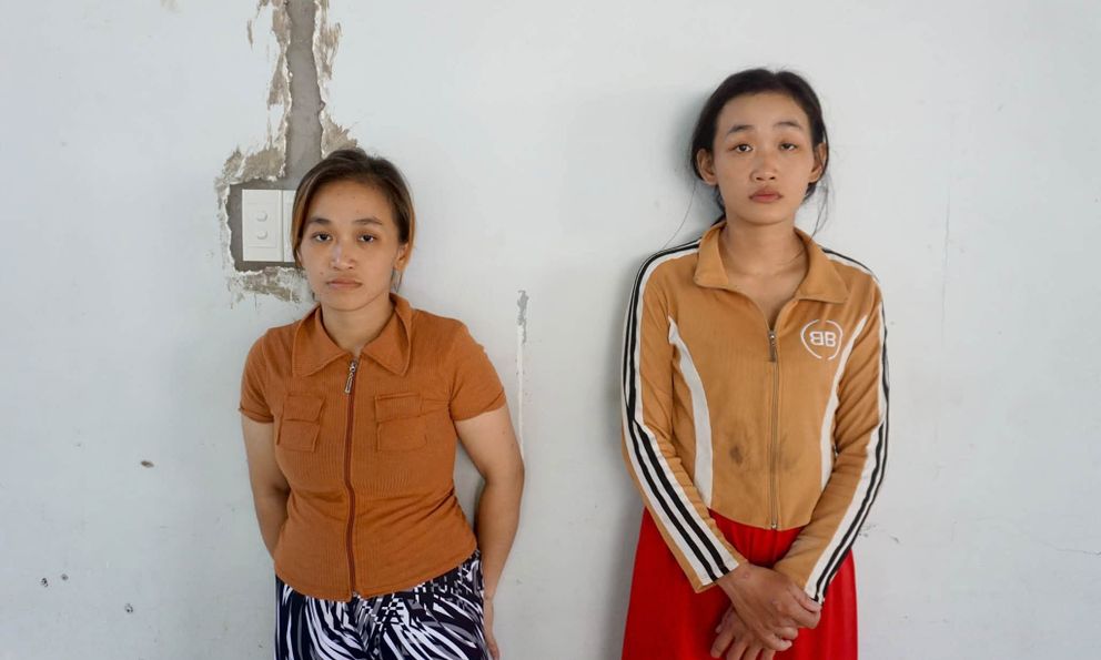 Lấy lời khai Lý Thị Thùy Nga và Lý Thị Thùy Trang