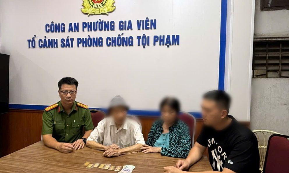 Công an xác minh cụ ông 92 tuổi mang theo 7 cây vàng SJC đi ngoài đường lúc 21h 