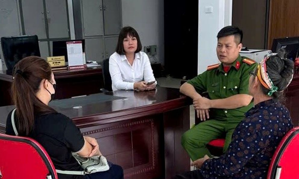 Người phụ nữ ở Hải Phòng rút 182 triệu đồng chuyển khoản cho “John Fred”, nhân viên Agribank lập tức trình báo công an