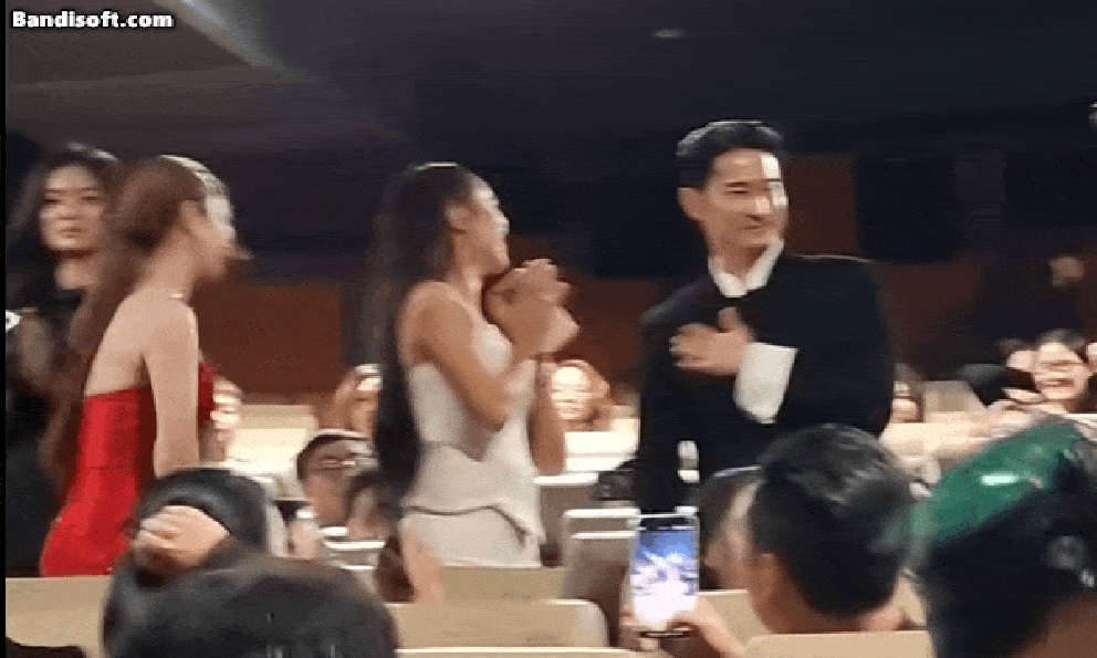 Phim Việt có dàn cast đẹp lung linh: Nam chính lọt đề cử đẹp nhất thế giới, đến cameo cũng phải Á hậu quốc tế mới chịu