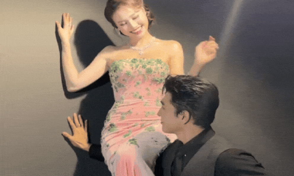 Nhìn Ninh Dương Lan Ngọc và Steven Nguyễn mới thấy hóa ra ngôn tình là có thật!