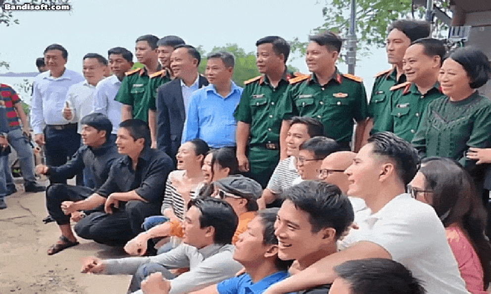 Phim Việt vừa được hẳn Bộ Tư lệnh TP.HCM hỗ trợ, Phó Chủ nhiệm Chính trị đích thân tới lễ khai máy