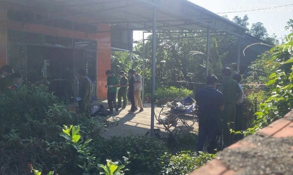 Vụ cháy nhà khiến 2 cha con tử vong: Nghi vấn ông nội khóa trái cửa rồi châm lửa đốt nhà