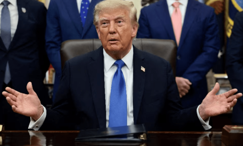 Lý do Tổng thống Mỹ Donald Trump sẽ cấm sử dụng từ AI (Trí tuệ nhân tạo)