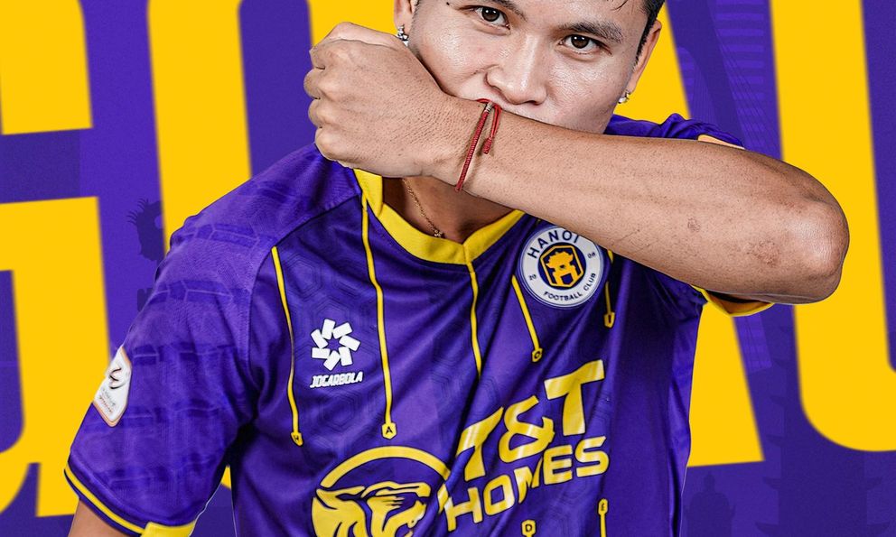 Ngôi sao 24 tỷ của bầu Hiển solo ghi bàn từ giữa sân; CLB V.League lần đầu thắng trận sau… 5 tháng