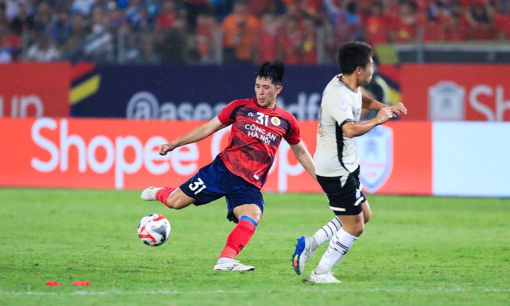 “Thổi bay” toàn bộ đại diện Indonesia, đội bóng Việt Nam làm nên lịch sử tại giải Đông Nam Á