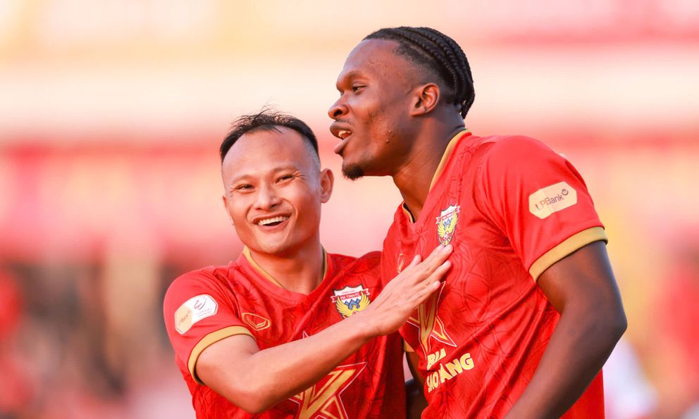 Hai trò cũ thầy Park cùng lập công, “đại gia” V.League lâm nguy bởi đội bóng của sao Việt kiều