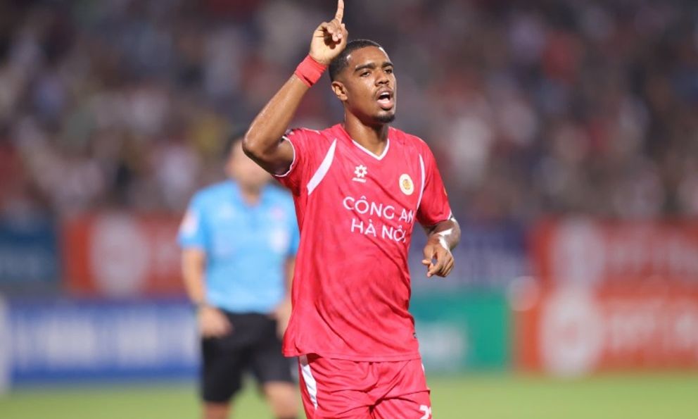 Ngoại binh CLB CAHN tỏa sáng, V.League 2025/26 mở màn bằng trận derby kịch tính trên sân Hàng Đẫy