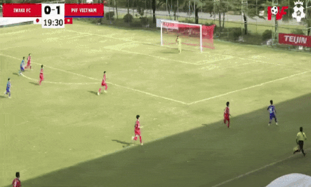 Phản công sắc bén, đội bóng Việt Nam đại thắng 3-0 trước đại diện Nhật Bản