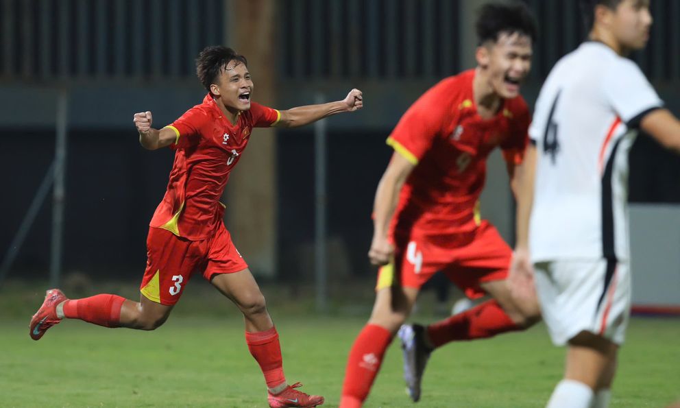 Đả bại Hong Kong, Việt Nam bay cao đầu bảng ở giải châu Á