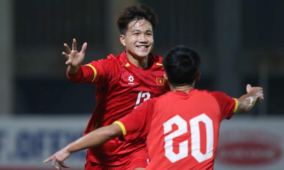 “Đè bẹp” Malaysia, tuyển Việt Nam tiến vào VCK giải châu Á với cột mốc lịch sử