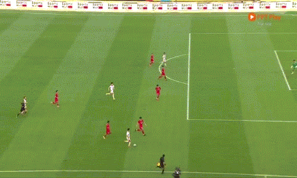 Hạ gục Lào nhờ trọng tài “bẻ còi”, U22 Việt Nam vấp mối lo lớn trước đại chiến Malaysia