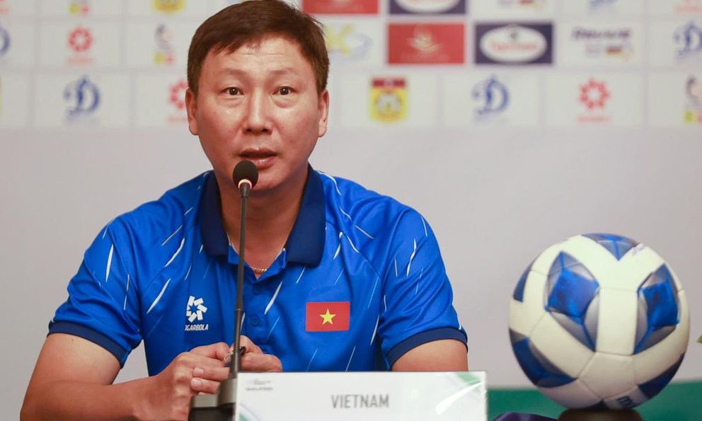HLV Kim Sang-sik: “Bàn thua trước Lào khiến U22 Việt Nam bị tâm lý”