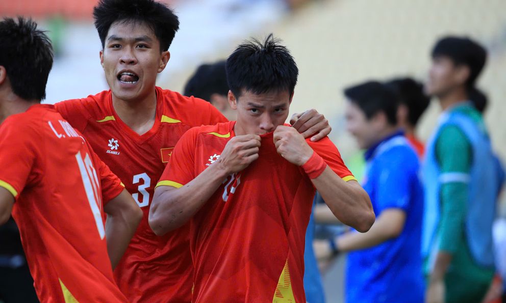 Rực sáng cuối trận, Việt Nam hạ gục đối thủ khó chơi Philippines, hiên ngang vào Chung kết SEA Games 33