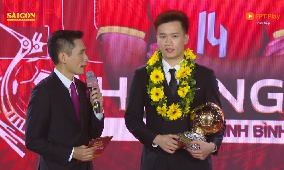 Đình Bắc đoạt liền 2 giải, nhưng Hoàng Đức mới giành Quả bóng vàng 2025