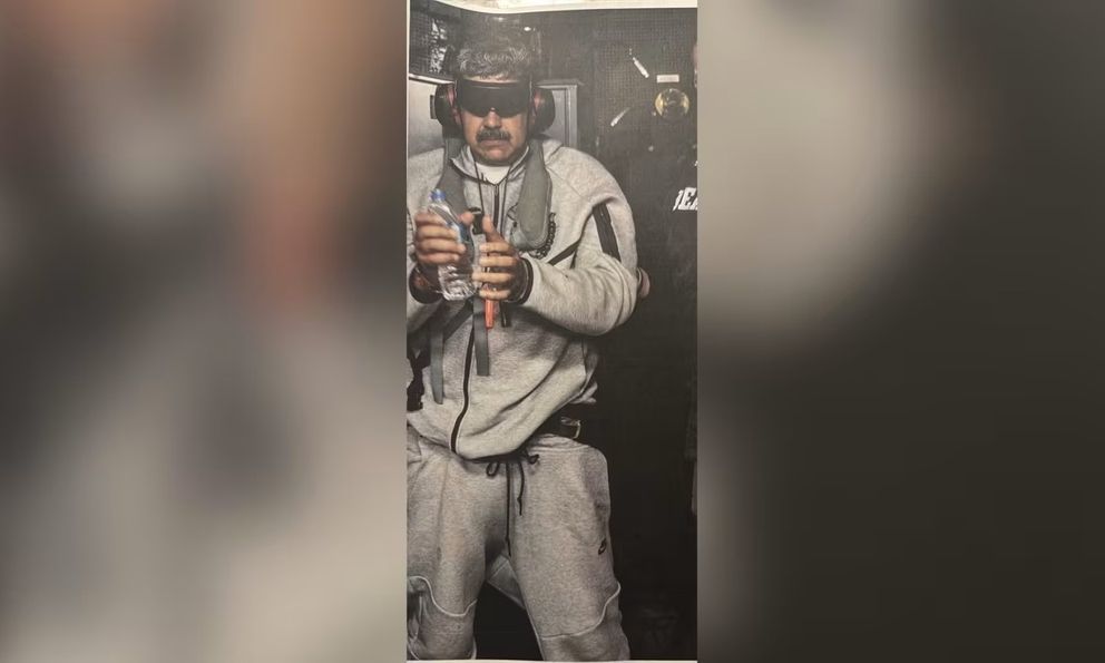 Mới nhất: Ông Trump đăng ảnh ông Maduro trên tàu USS Iwo Jima