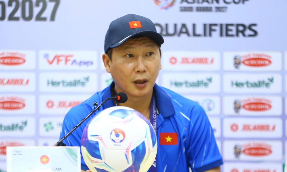HLV Kim Sang-sik: “Tôi tin tuyển Việt Nam sẽ thắng Malaysia 2-0”