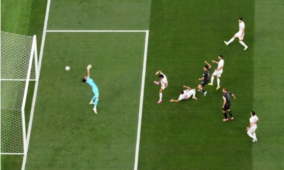 Tuyển Iran lập siêu phẩm, tạo ra màn đôi công nghẹt thở ở World Cup