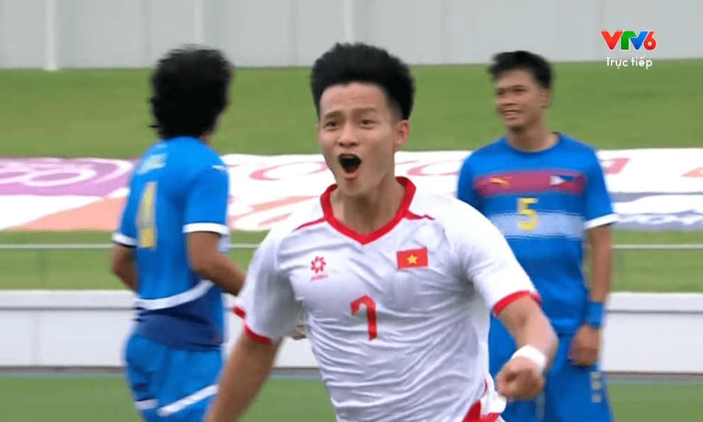 Người hùng cứu nguy cho U23 Việt Nam: Từ bàn thắng hạ gục Thái Lan tới nhiệm vụ khó tại sân chơi châu Á