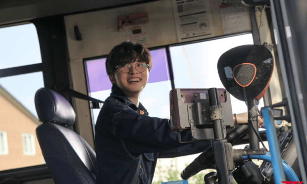 Faker viết tiếp huyền thoại nhưng nghi vấn là hành động khai thác triệt để của Riot