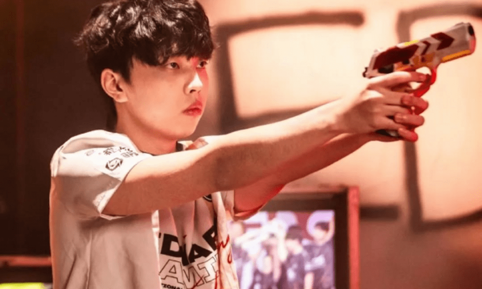 Nhà vô địch thế giới Esports bị cả đội cùng lên án vì thái độ 