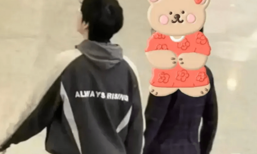 Người yêu của cựu vương CKTG bất ngờ bị phốt sở thích 