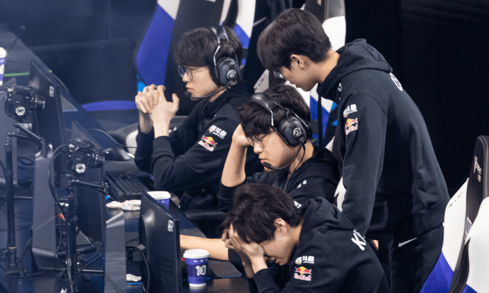 Fan T1 lại gây tranh cãi với bình chọn 