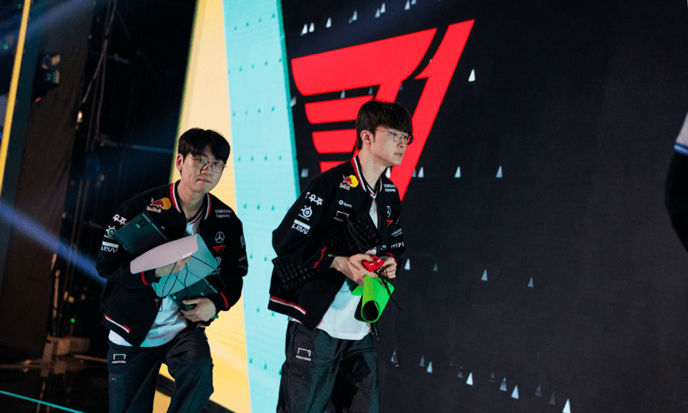 Cộng đồng tranh cãi lý do T1 bại trận trước AL tại EWC 2025