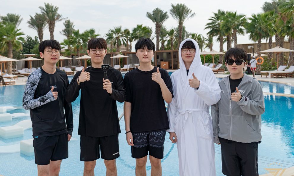 Cộng đồng bùng nổ với màn 