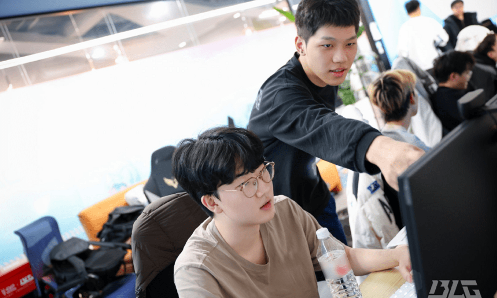 Cựu HLV RNG bất ngờ phát biểu tiêu cực về Viper sau loạt trận ra mắt LPL