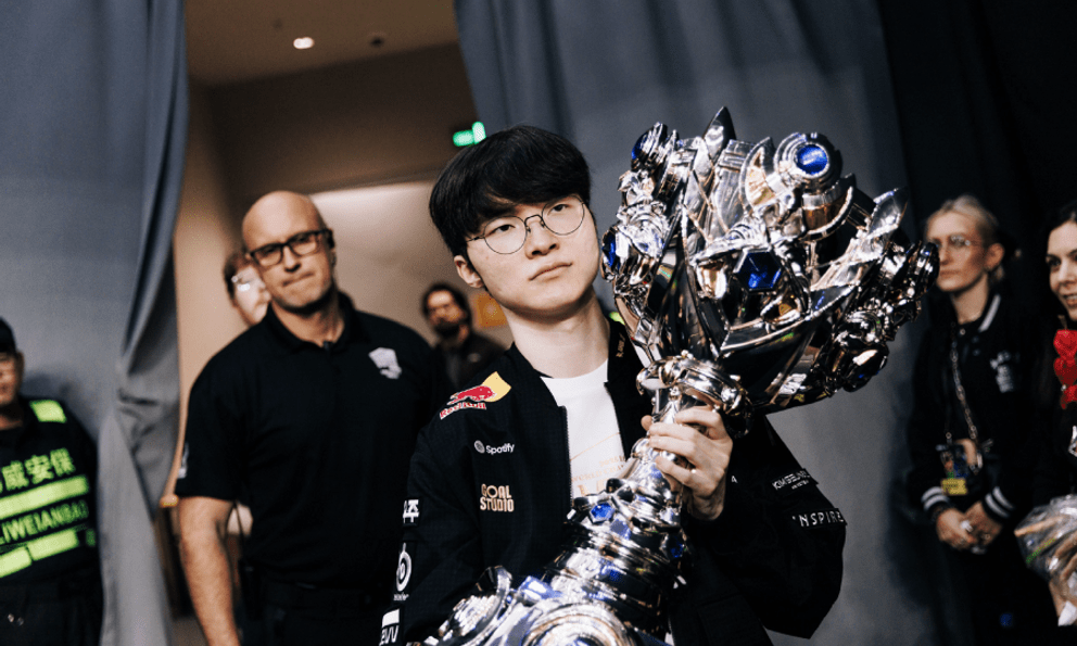 Từng giành vô số danh hiệu nhưng hóa ra Faker cũng vô cùng 