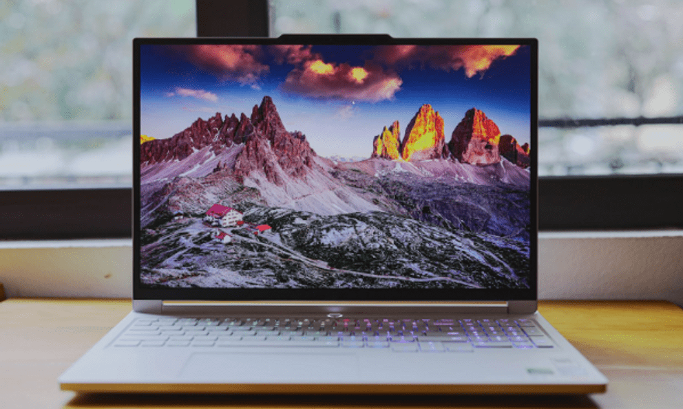 Lenovo Legion 7i Gen 10 - Laptop gaming không chỉ mạnh mà còn đẹp lung linh và rất thông minh