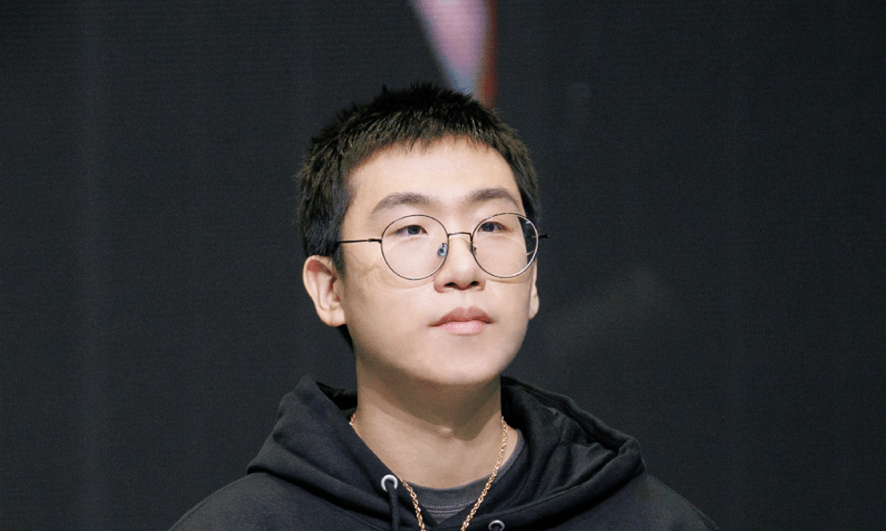 Mùa giải mới chưa bắt đầu nhưng Ruler đã nhận 