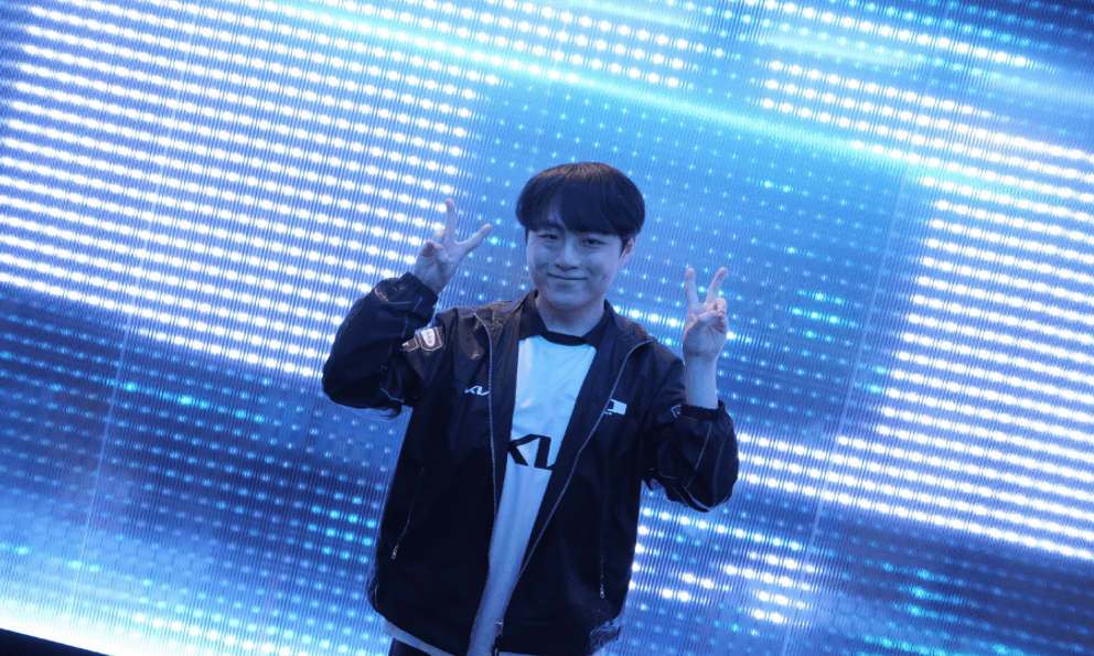 Cơ chế coach-voice bất ngờ được sử dụng với lý do 