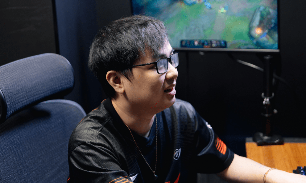 MVK lập cột mốc 