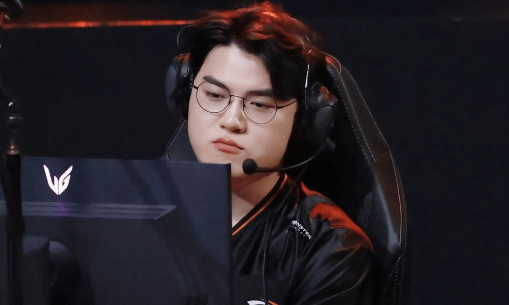 Siêu sao hàng đầu LPL khen ngợi Gumayusi không tiếc lời