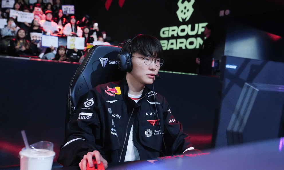 Cộng đồng LMHT tiếc cho một vị tướng tiếp tục vắng mặt trong dàn skin CKTG 2025 của T1