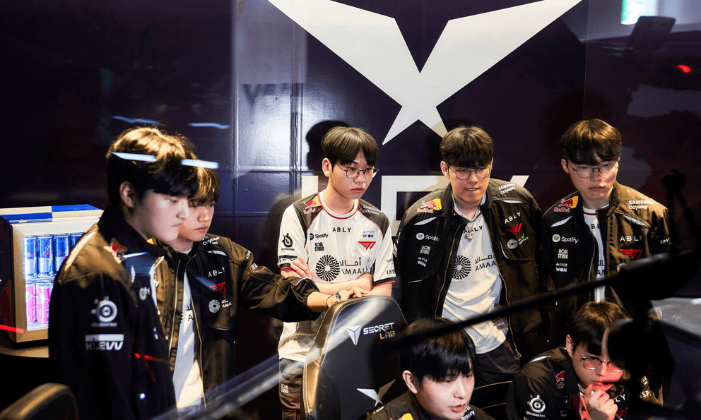 Cặp tuyển thủ T1 đã gần như 