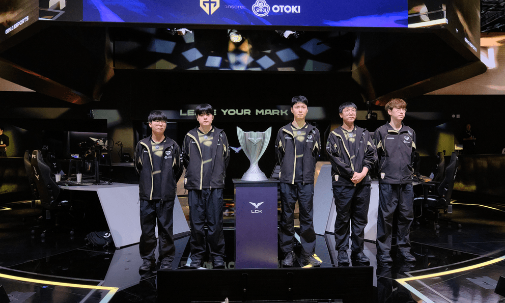 Chovy và Gen.G đồng loạt lặp lại những thành tích kém cỏi trong quá khứ