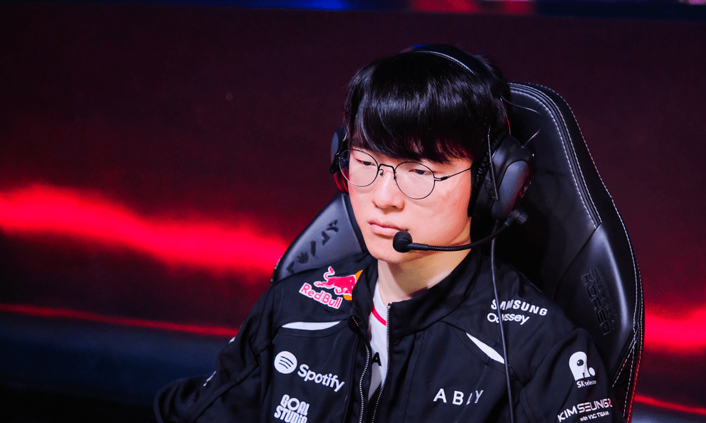 Faker có biểu hiện khiến fan không khỏi lo lắng